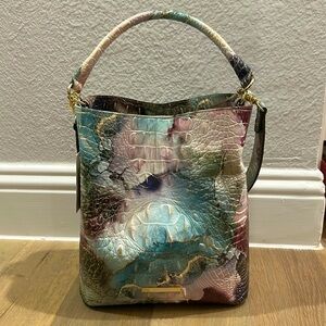 Brahmin Nirvana Amelia (Medium) Bucket Handbag